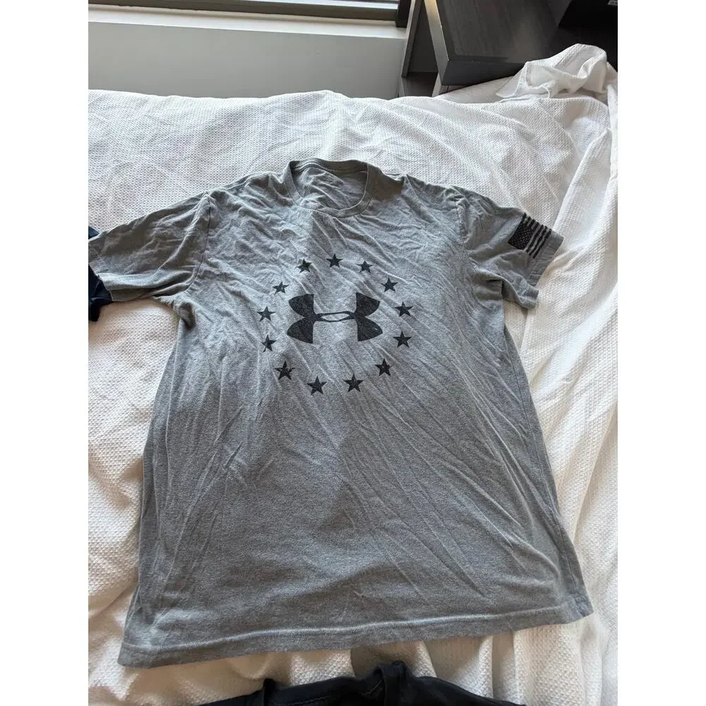 Under Armour Lot of 4 T-Shirts Men’s Size Large